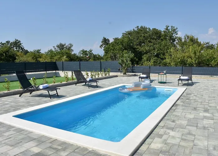 Pool House Bruno Apartman *