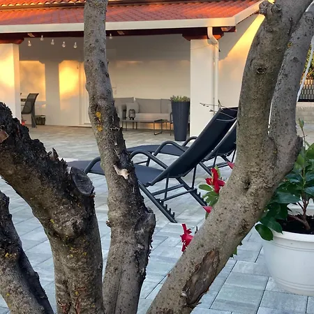 Pool House Bruno *