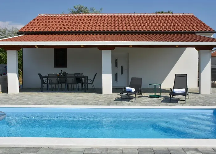 Pool House Bruno Lägenhet